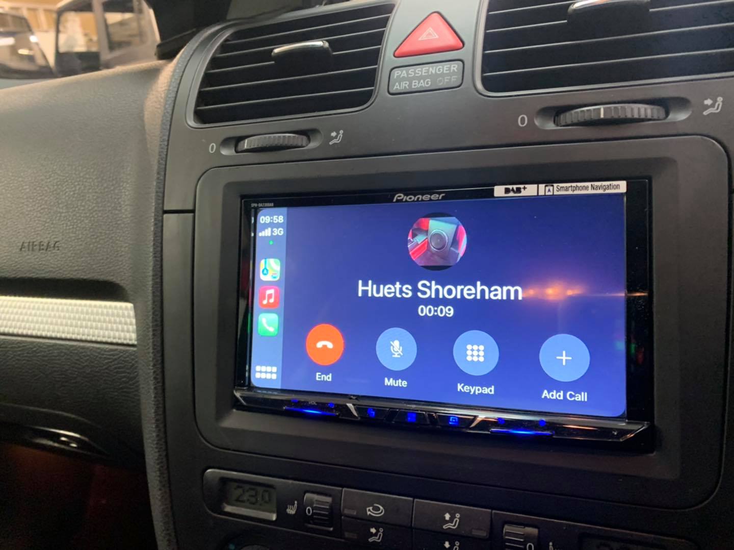 AndroidAuto Einbauzubehör USB Apple CarPlay Einbauset für Mercedes C Autoradio Radio Pioneer SPH-DA230DAB Bluetooth DAB JUST SOUND best choice for caraudio 